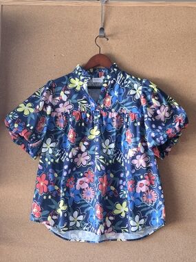 Shop The Mint Floral Blouse XL Vibrant Multicolor Puffy Sleeve Top